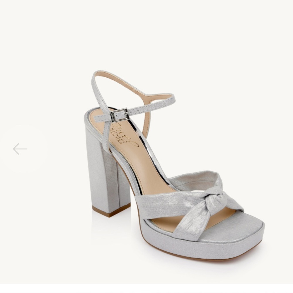 Jewel Badgley Mischka Silver Platform Knot Sandals